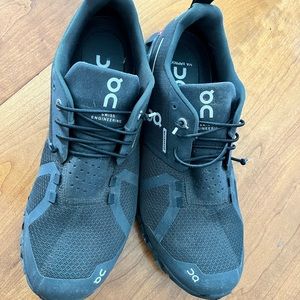 On Running Cloud waterproof sneakers 10.5